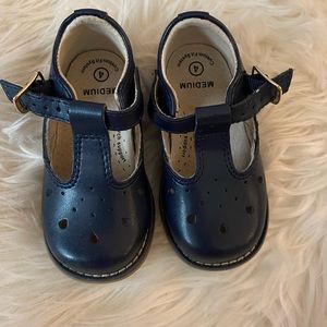 FootMates size 4 navy blue